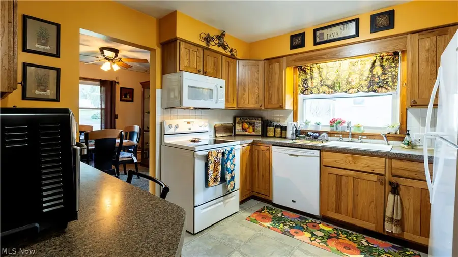 3720 Carl Nw Street, Uniontown, OH 44685 - #3