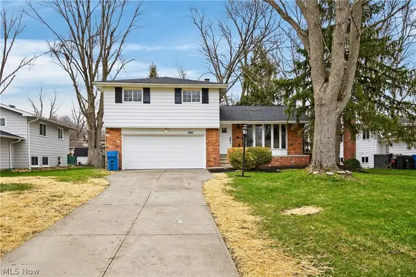 6151 Sherwood Drive, North Olmsted, OH 44070