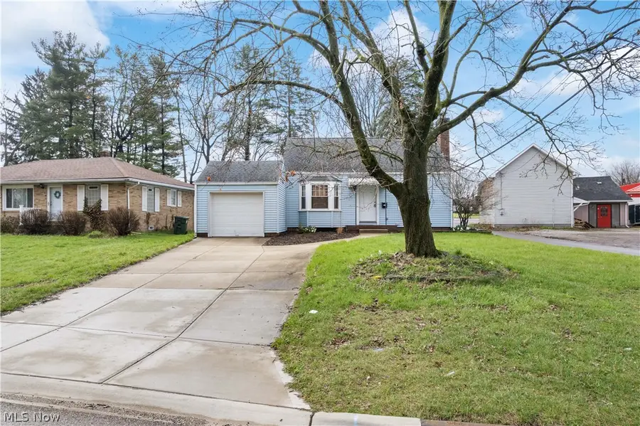 1722 39th Nw Street, Canton, OH 44709 - #3