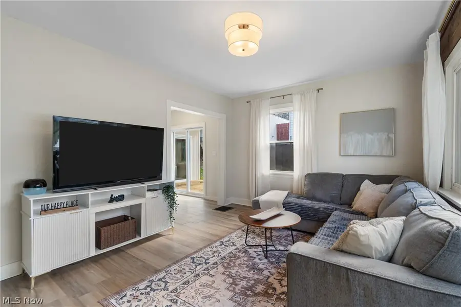 425 Myrtle Avenue, Cuyahoga Falls, OH 44221 - #2