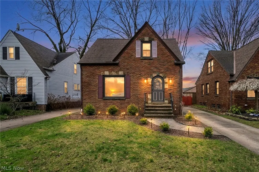 16209 Elsienna Avenue, Cleveland, OH 44135 - #1