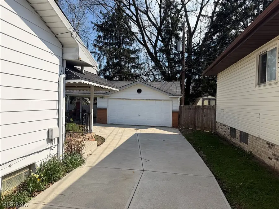 10272 North Church Drive, Parma Heights, OH 44130 - #2