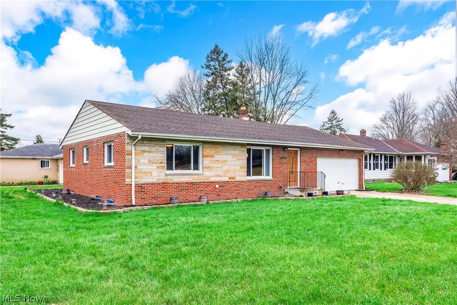 25787 W Ranchview Avenue, North Olmsted, OH 44070 - #2