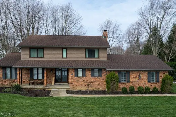 424 Locklie Drive, Highland Heights, OH 44143