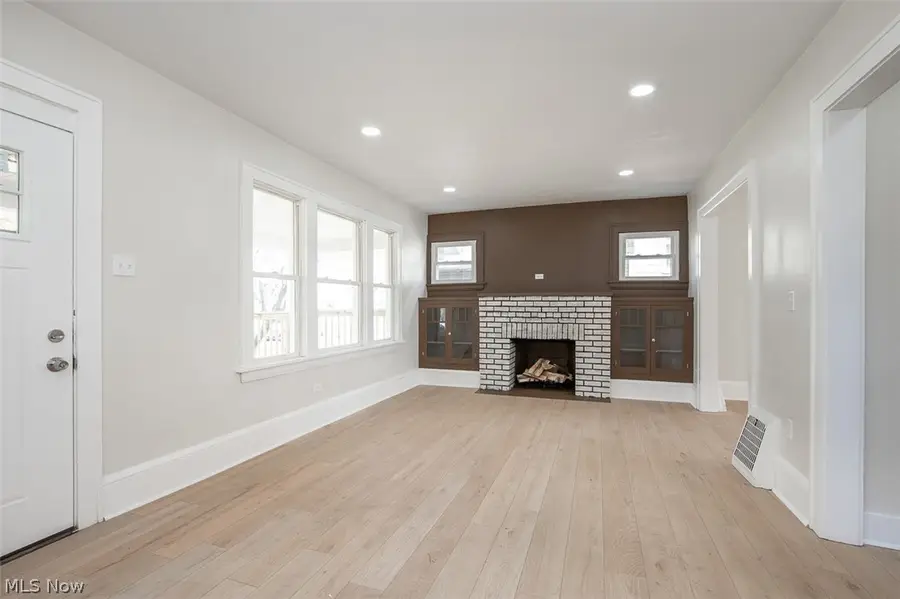 92 E Ido Avenue, Akron, OH 44301 - #3