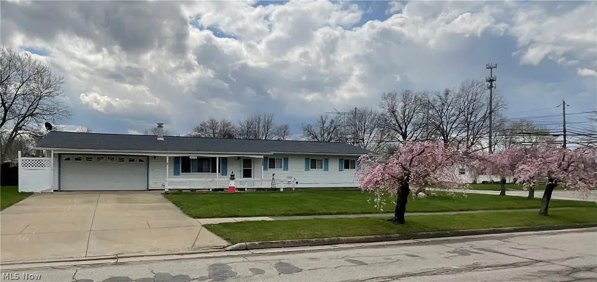 5229 Devon Drive, Vermilion, OH 44089 - #1