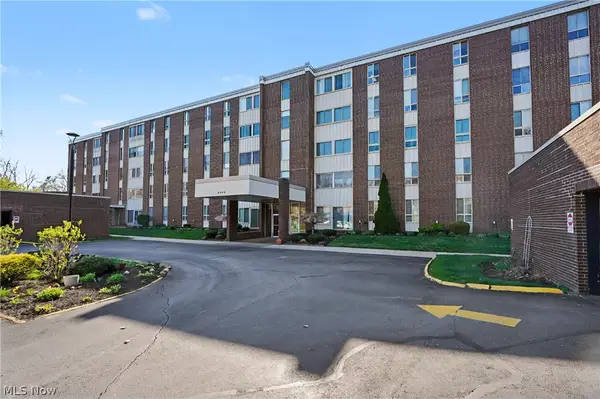 3066 Kent Road #101, Stow, OH 44224