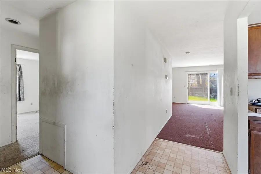 9966 Magnolia Drive, Olmsted Falls, OH 44138 - #3