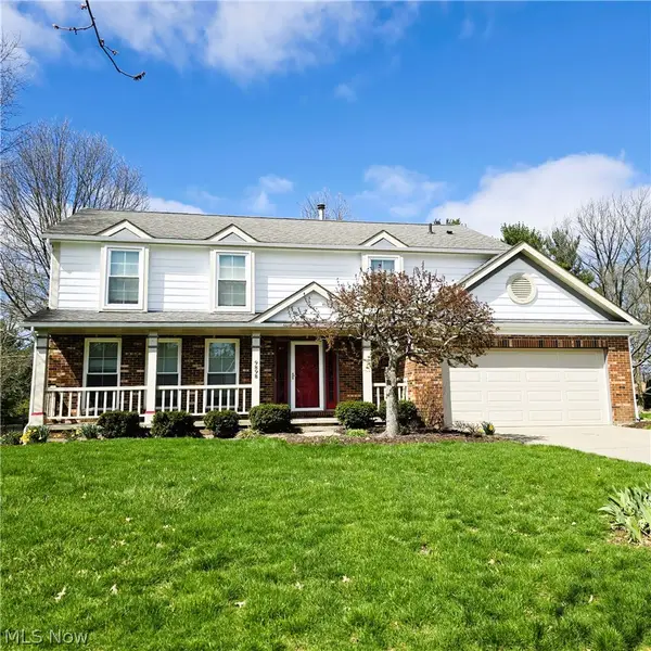 9898 Lakeview Circle, Strongsville, OH 44136