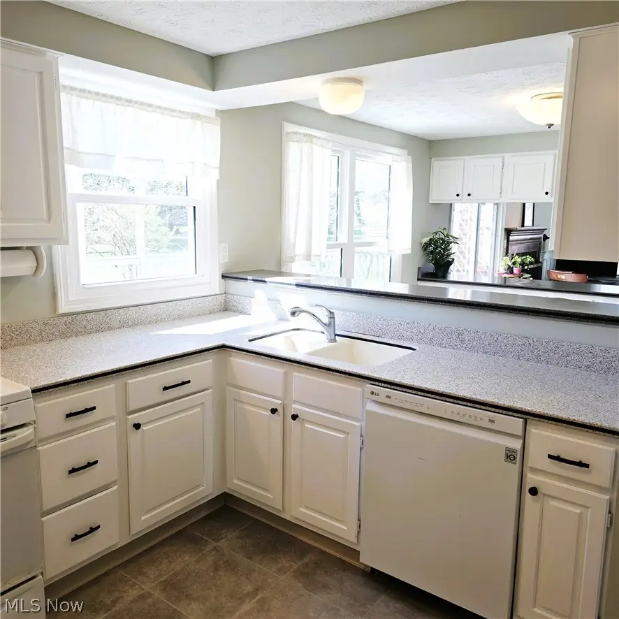 9898 Lakeview Circle, Strongsville, OH 44136 - #2