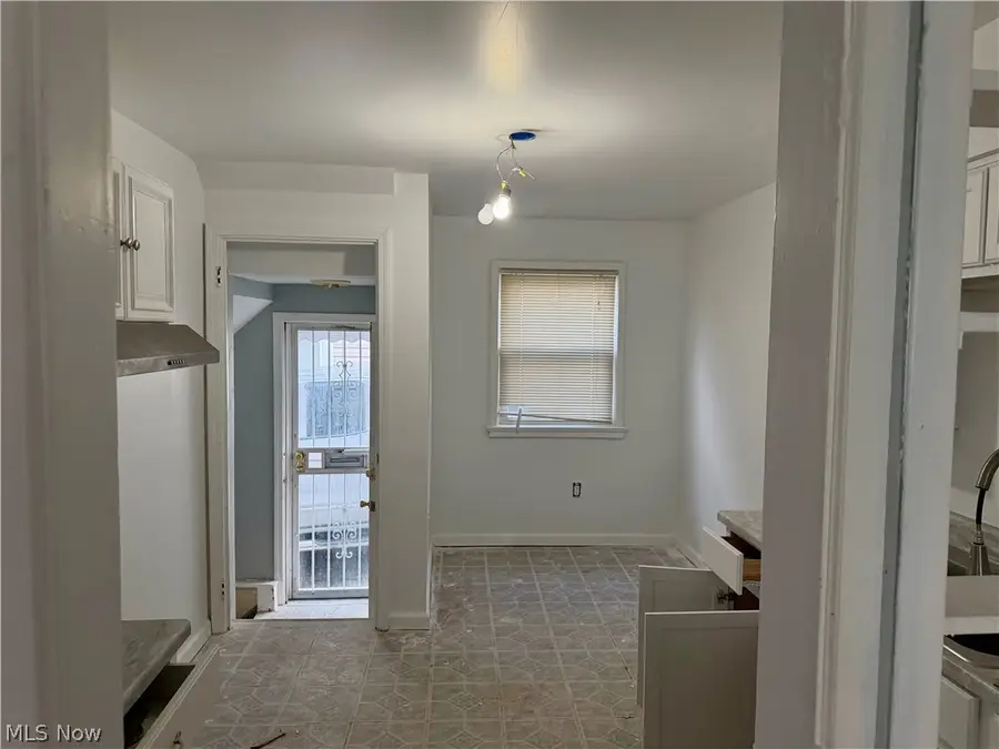 3813 E 143rd Street, Cleveland, OH 44128 - #2