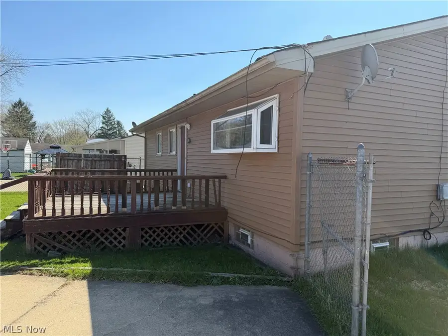 2860 Linda Nw Drive, Warren, OH 44485 - #3