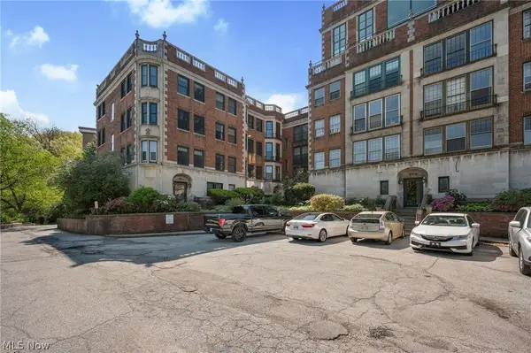 11430 Cedar Glen #B5, Cleveland, OH 44106