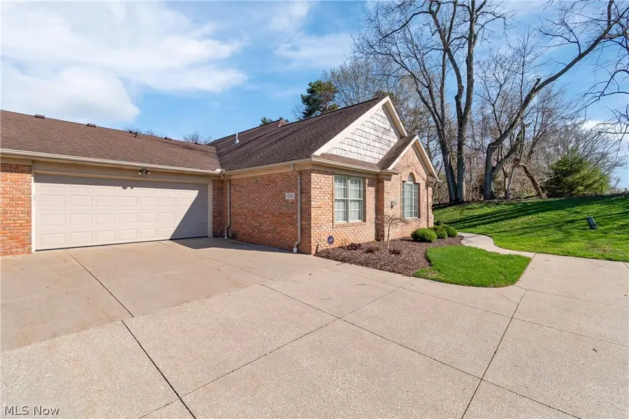 1220 Saint Abigail Sw Street, Hartville, OH 44632 - #2