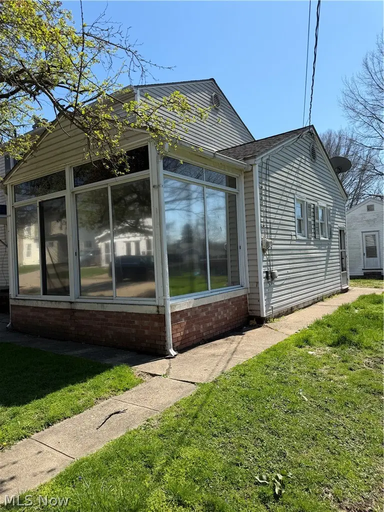 311 South Nw Street, Navarre, OH 44662 - #2