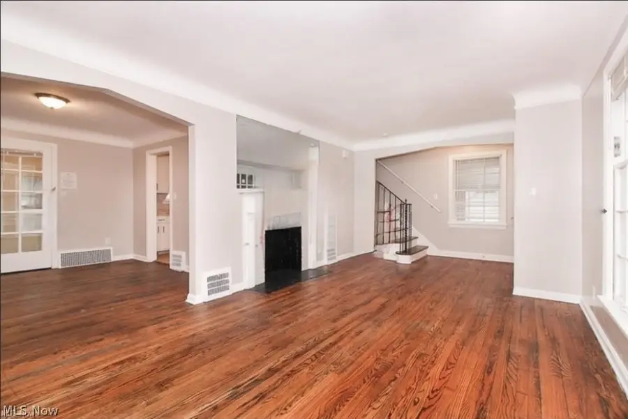 3801 Woodridge Road, Cleveland, OH 44121 - #3