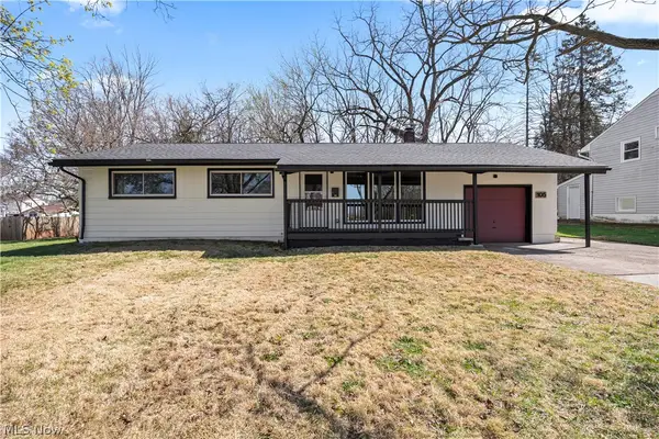 105 N Woodhill Drive, Amherst, OH 44001