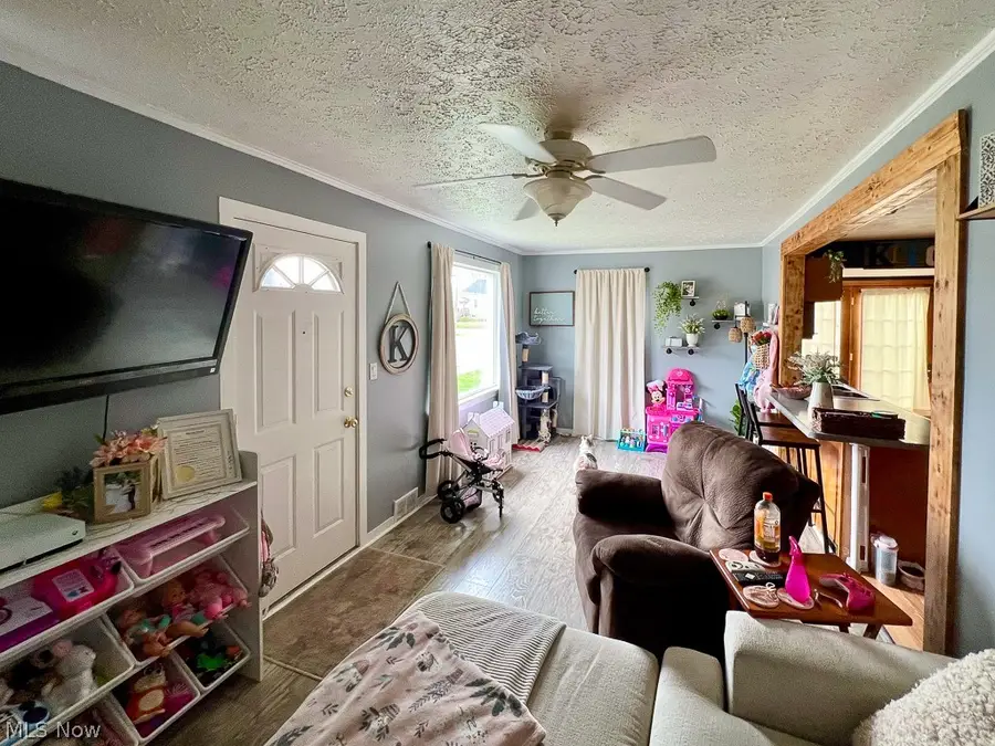 516 W 10th Street, Ashland, OH 44805 - #2