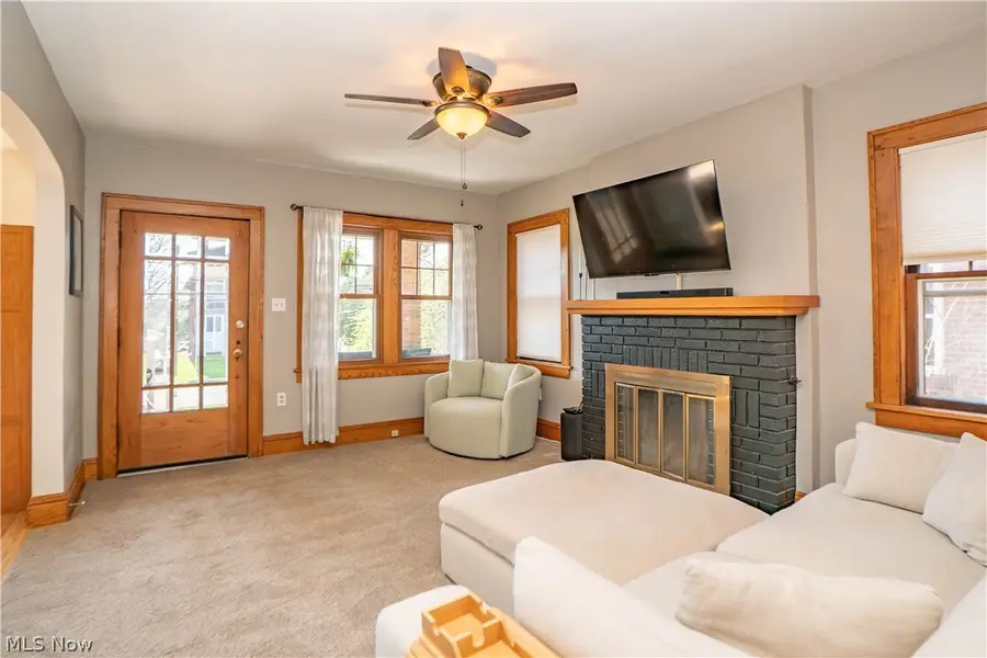 2416 4th Street, Cuyahoga Falls, OH 44221 - #3