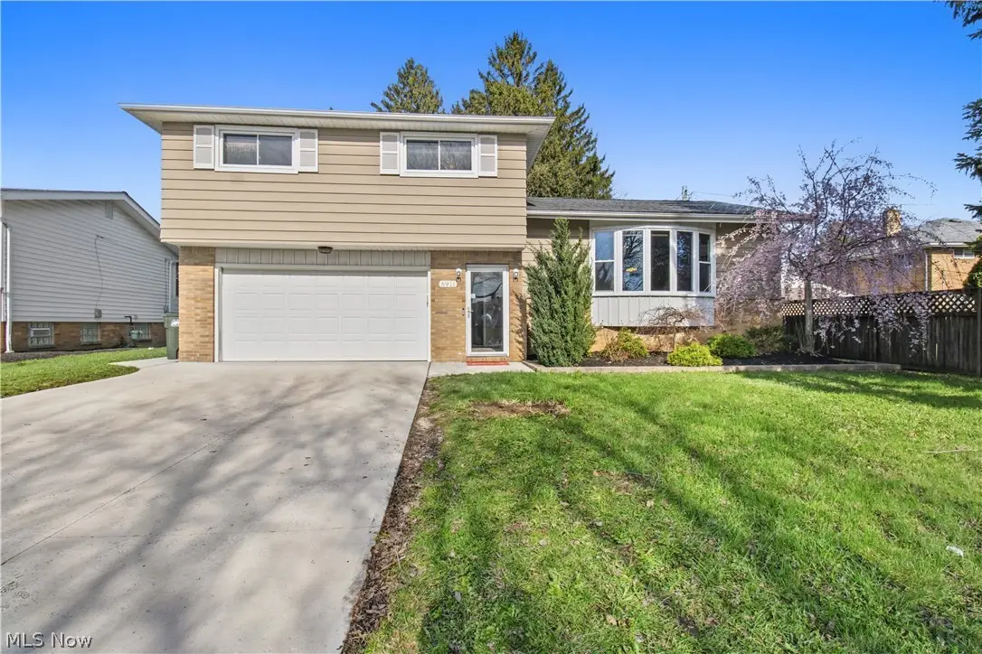 6911 Lantern Lane, Parma Heights, OH 44130 - #1