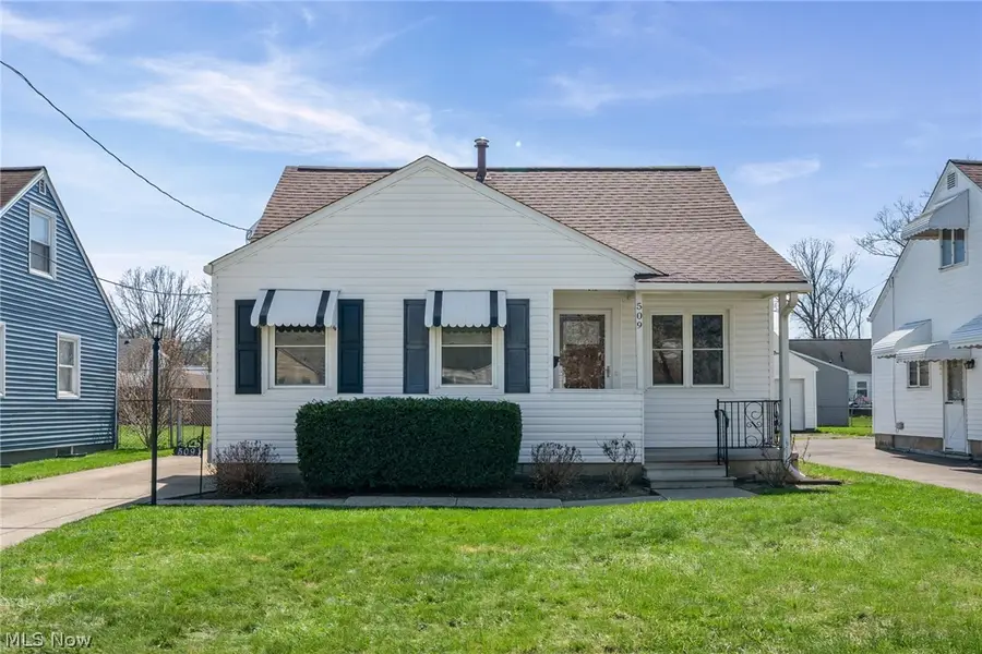 509 Cambridge Avenue, Elyria, OH 44035 - #2