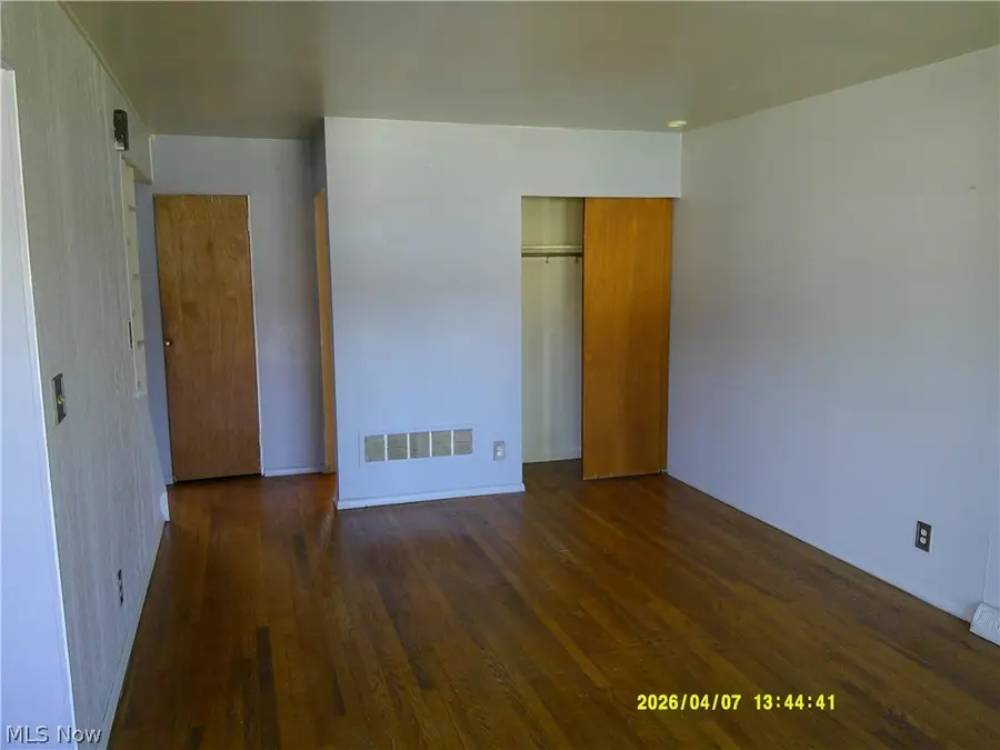 1168 Jeanie J Avenue, Akron, OH 44310 - #3