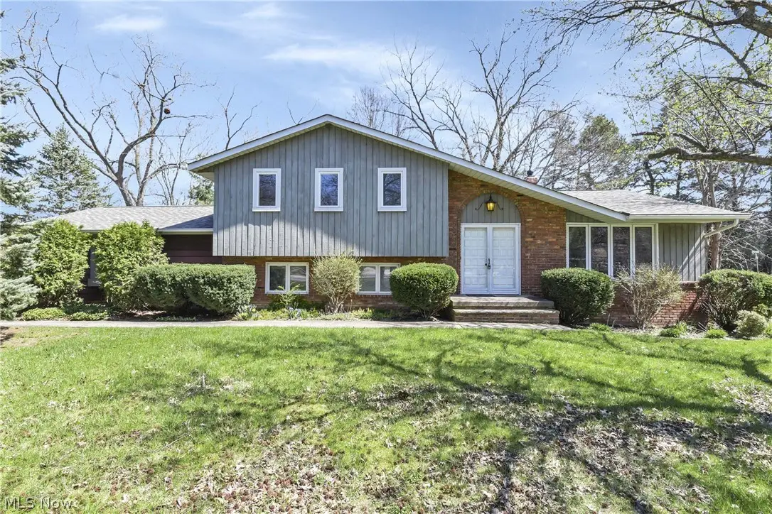 6555 Hunt Circle, Mayfield, OH 44143 - #1