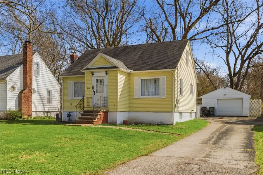 240 E 45th Street, Lorain, OH 44052 - #3