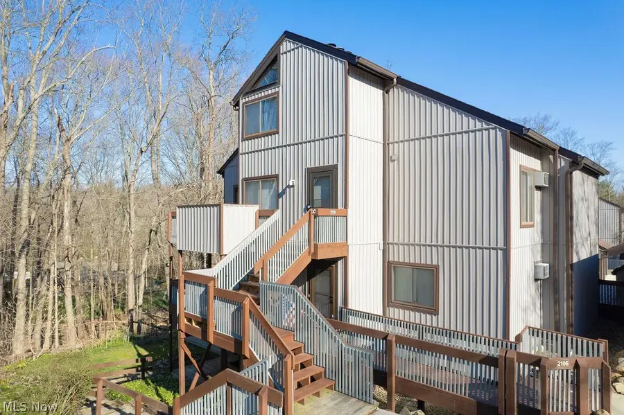 2110 Pinebrook Trail, Cuyahoga Falls, OH 44223 - #3