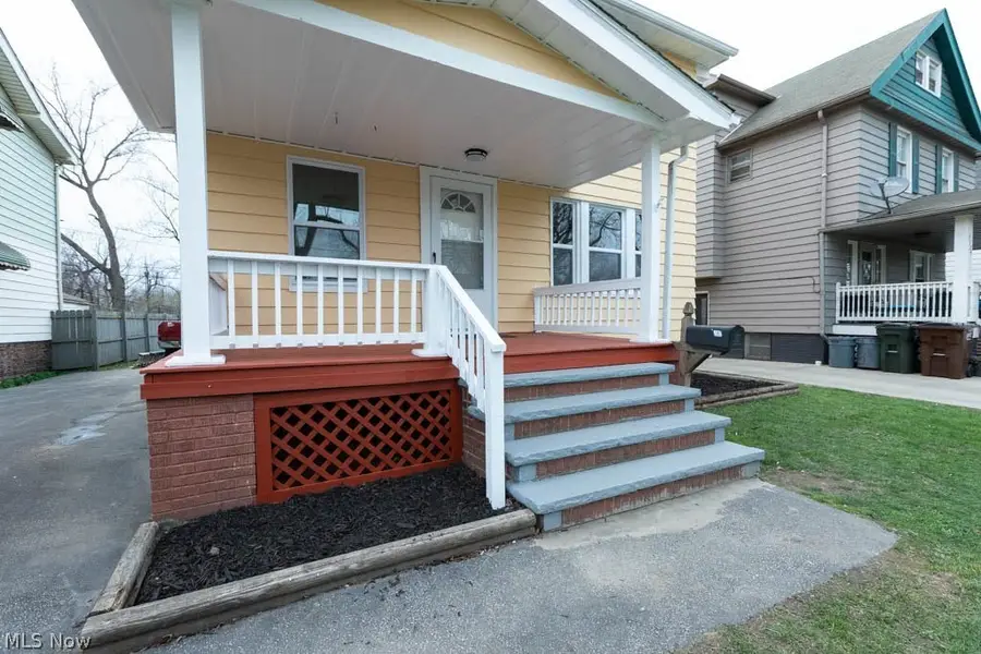 3720 Washington Park, Newburgh Heights, OH 44105 - #2