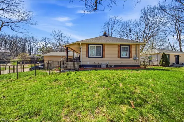 674 Portage Lakes Drive, Akron, OH 44319