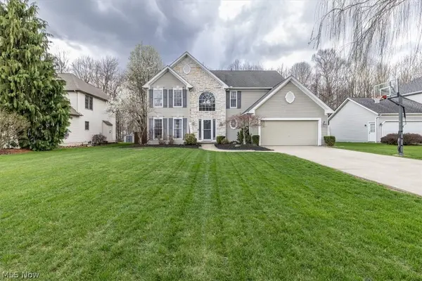 5476 Jacqueline Lane, North Olmsted, OH 44070