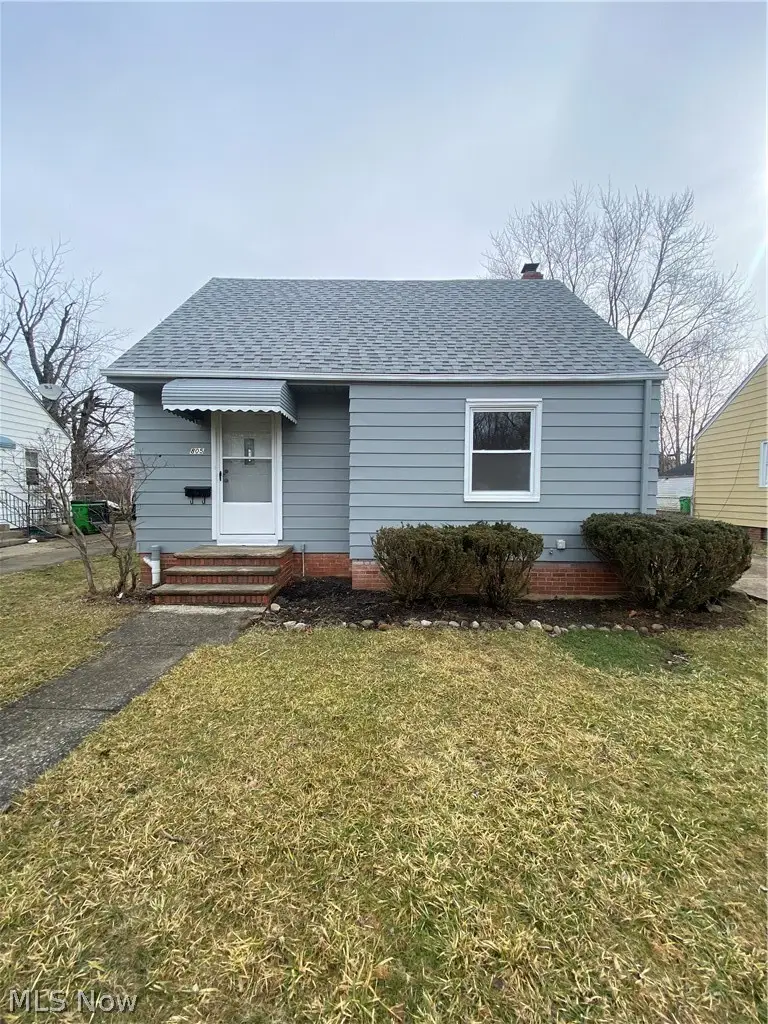 805 E 254th Street, Euclid, OH 44132 - #1