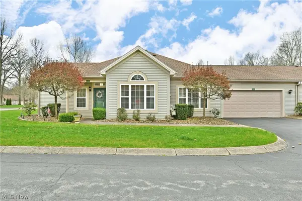 14 Hunters Woods Boulevard #D, Canfield, OH 44406
