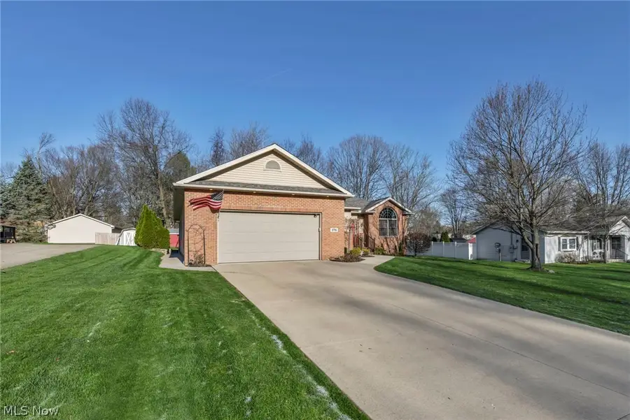 174 Circle Drive, Doylestown, OH 44230 - #3