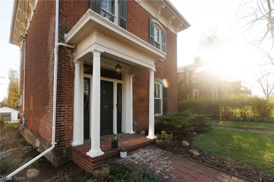 102 E Lamartine Street, Mount Vernon, OH 43050 - #3