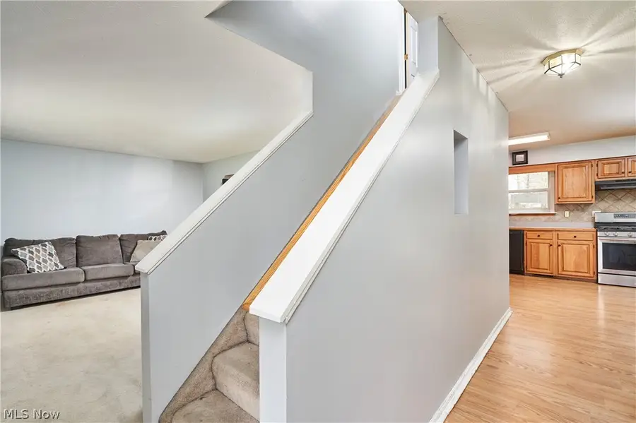 917 Proehl Drive, Barberton, OH 44203 - #3