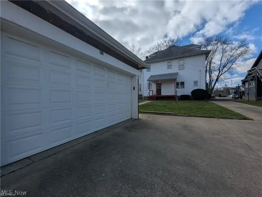 955 Adair Avenue, Zanesville, OH 43701 - #3