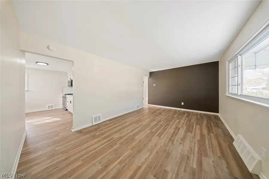 5850 Doris Drive, Brook Park, OH 44142 - #2