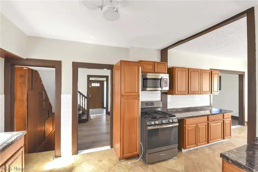 2037 Bunts Road, Lakewood, OH 44107 - #3