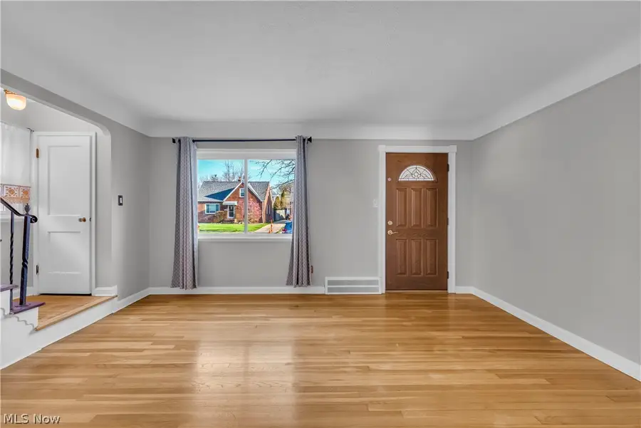 14721 Harley Avenue, Cleveland, OH 44111 - #3