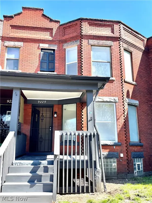 9229 Rosalind Avenue, Cleveland, OH 44106