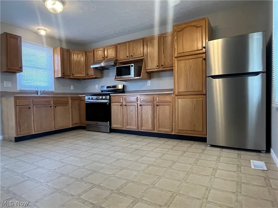 715 6th Ne Street, Canton, OH 44704 - #3