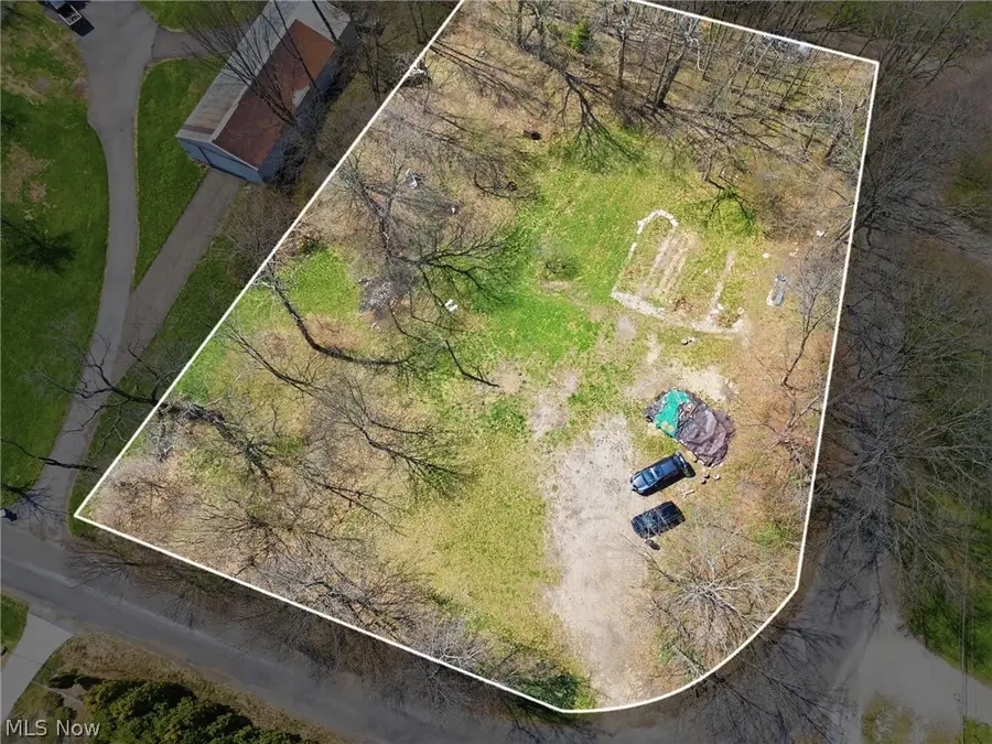 2854 Swinehart, Akron, OH 44312 - #2