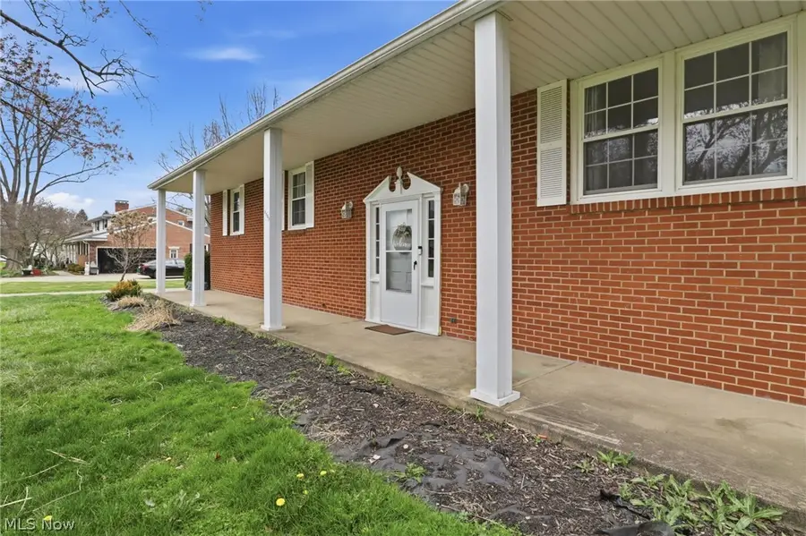 3252 Dellwood Nw Avenue, Canton, OH 44708 - #3