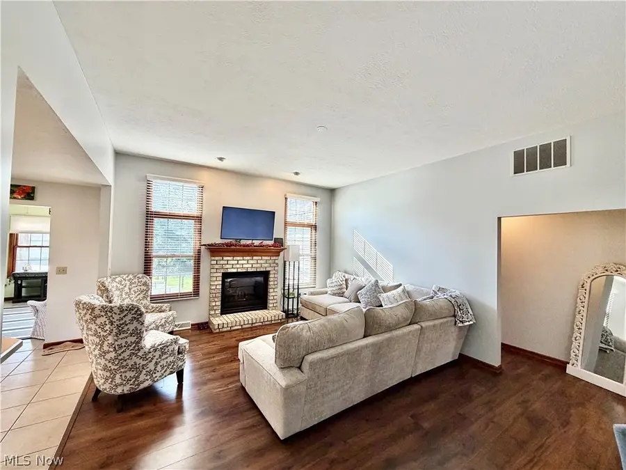 22 Walker Circle, Girard, OH 44420 - #3