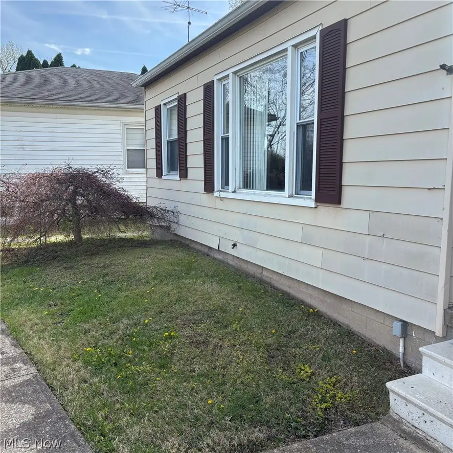 224 S Leavitt Road, Amherst, OH 44001 - #2