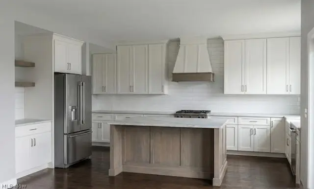 553 Woodlands Glen Avenue, Hartville, OH 44632 - #2