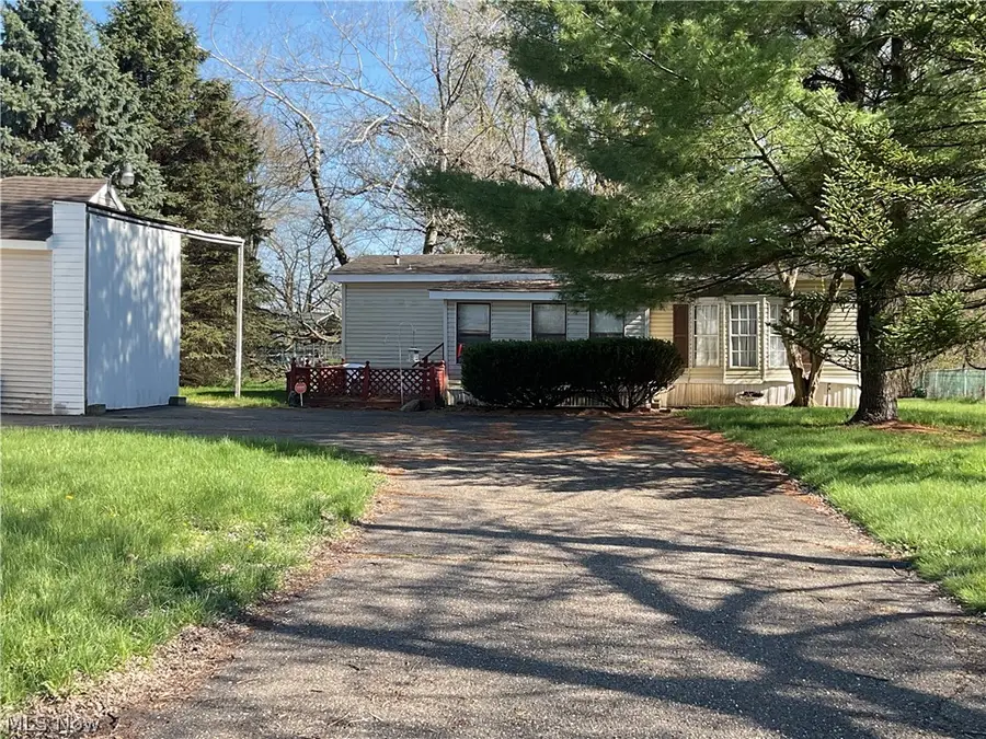 3812 Mahoning Ne Road, Canton, OH 44705 - #3