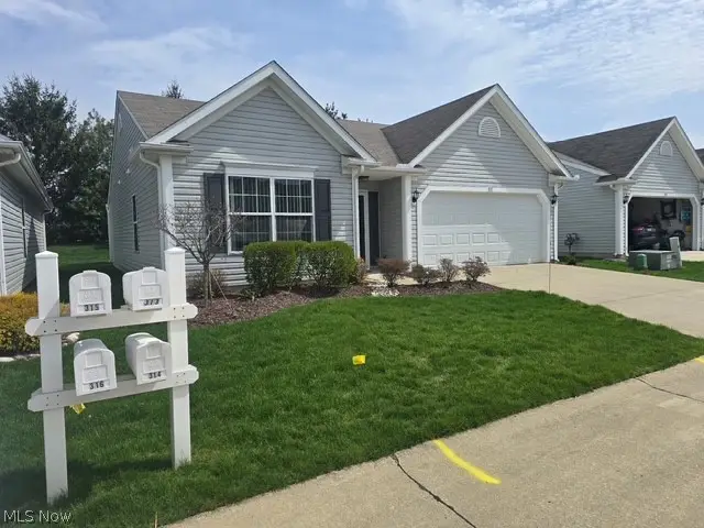 313 Breckenridge Oval, Elyria, OH 44035 - #2